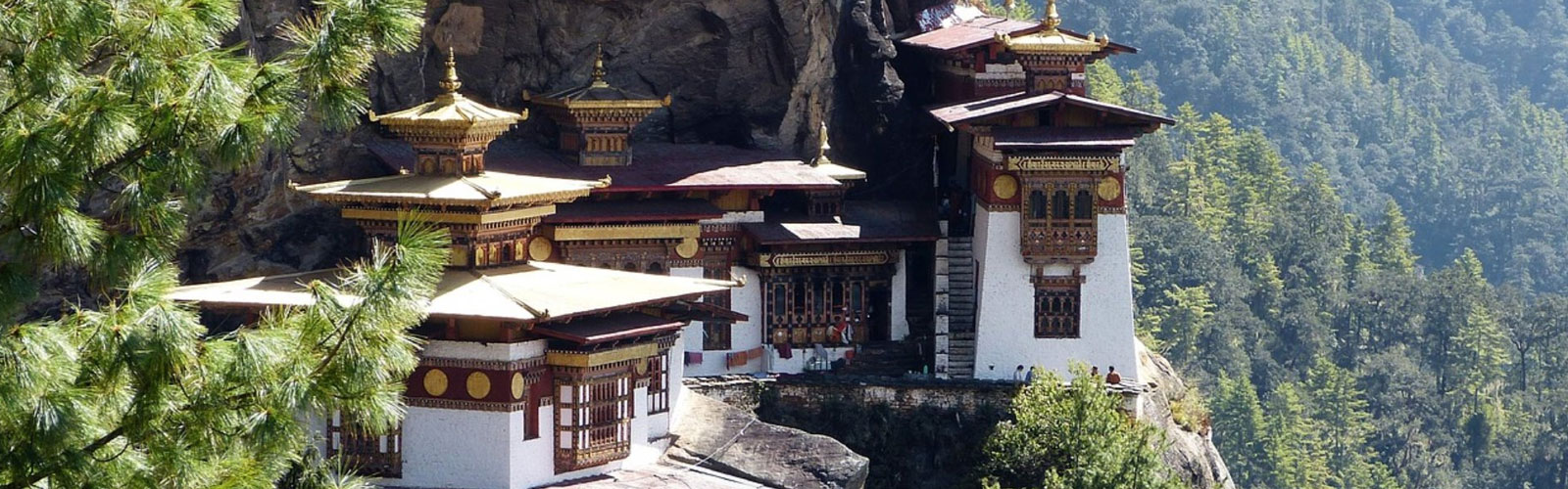 Bhutan: Travel Beyond the Ordinary Bhutan: Travel Beyond the Ordinary